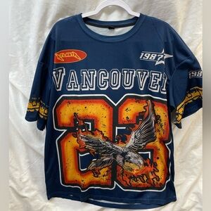 ROMWE Vancouver Graphic Tee - Navy and Orange men sz xl